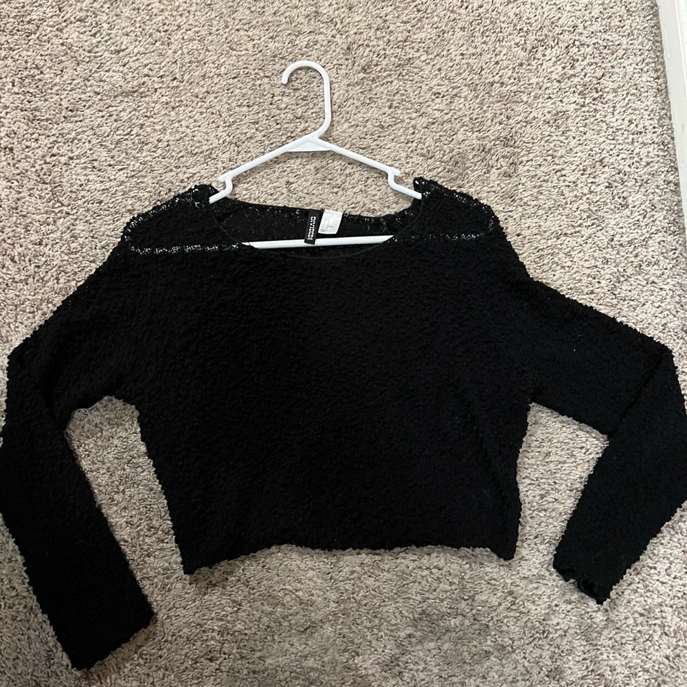 Black popcorn cropped sweater